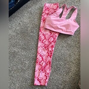Matching fabletics workout set. Size small, both cropped leggings and sports bra